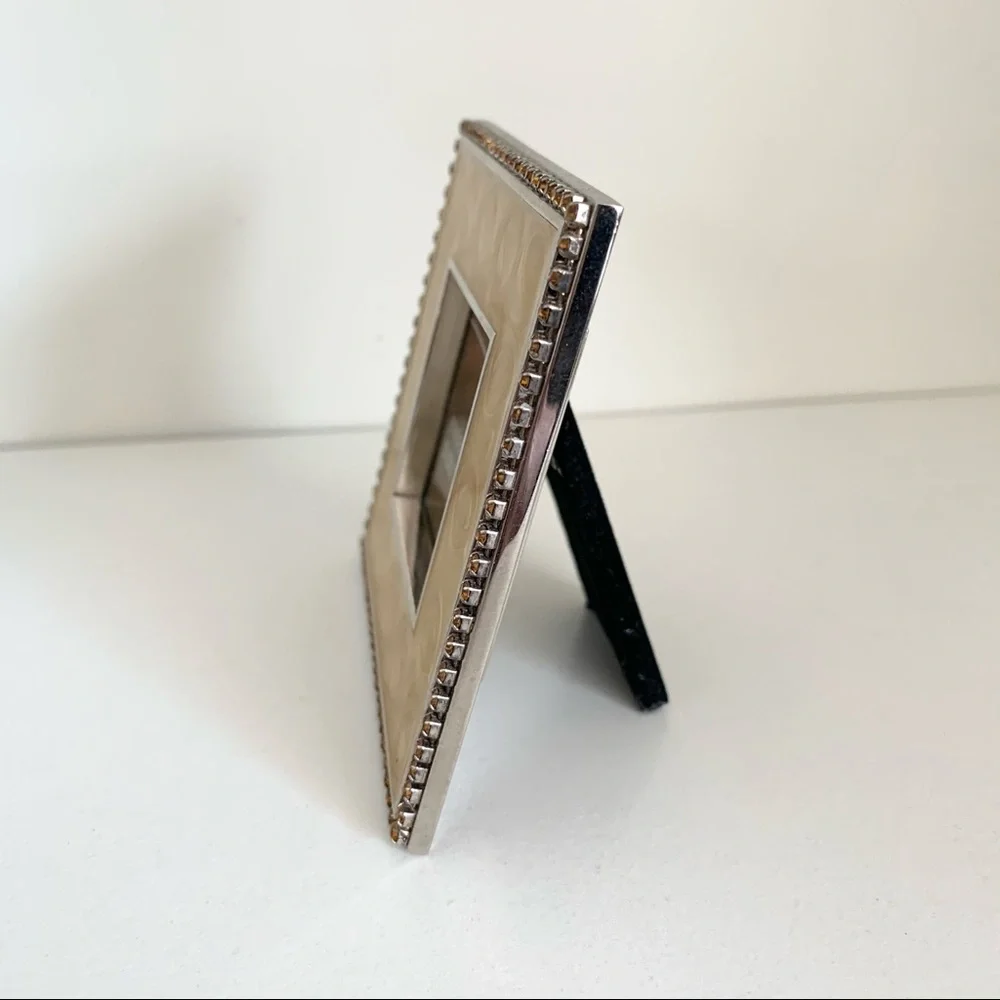 Hold NWOT Crystal enamel frame
